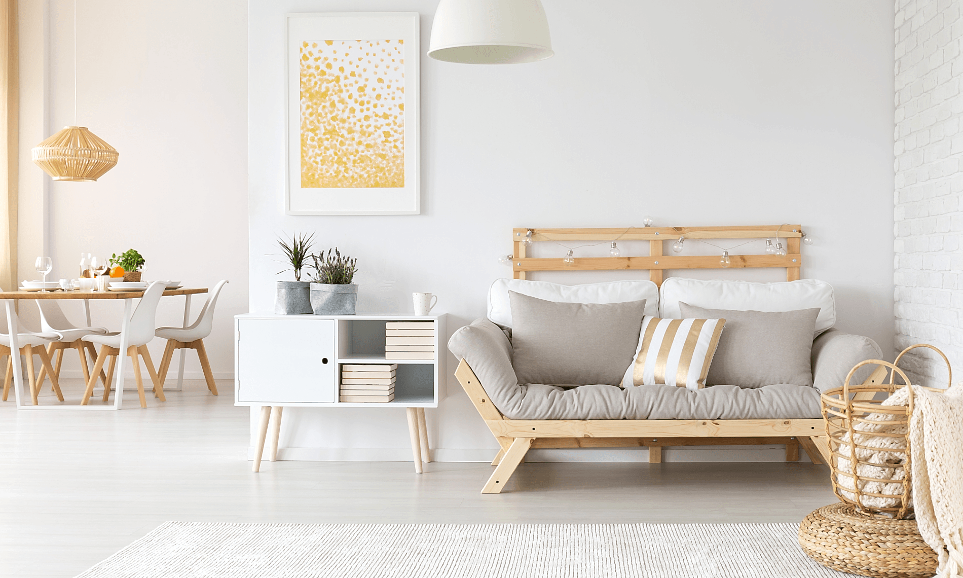 Very cleaning and tidy living room.